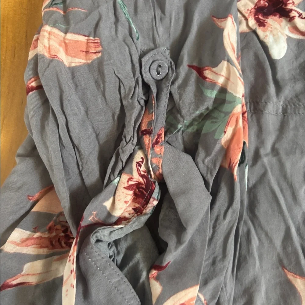 Torrid Harper Grey Floral Challis Pullover Blouse - Picture 4 of 7